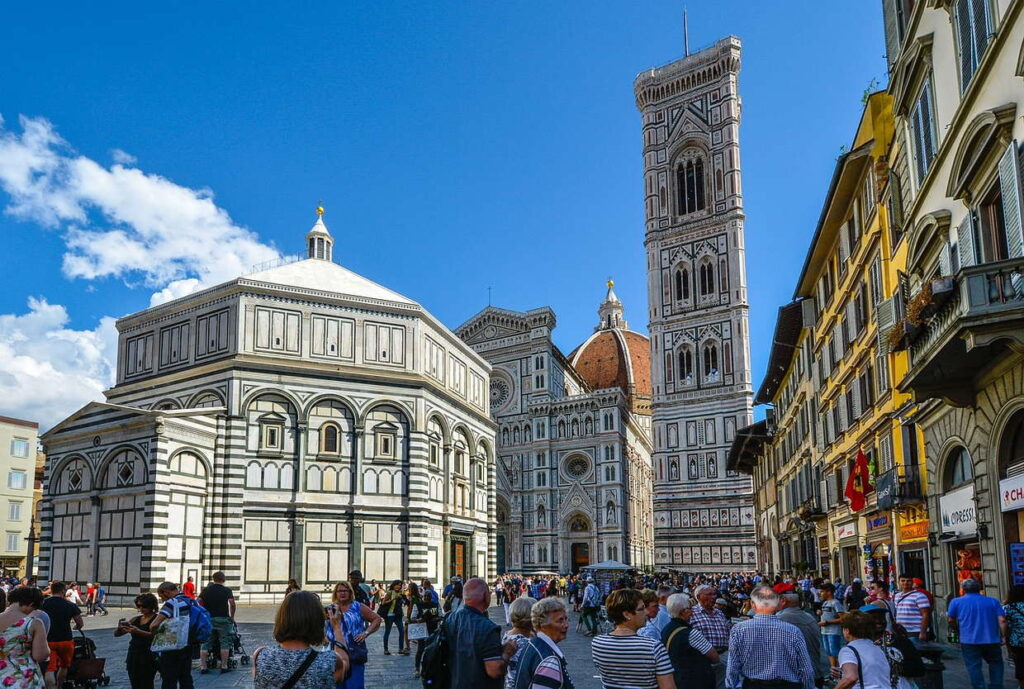Turismo culturale in Italia - Firenze piazza Duomo